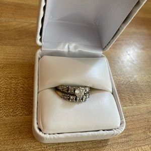 Yellow and white gold Wedding band set